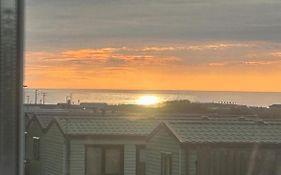 Coastal 3 Bed Static Caravan In Clarach Bay Pet Friendly Swift Burgundy